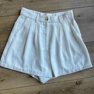 Kori Pleaded White Shorts